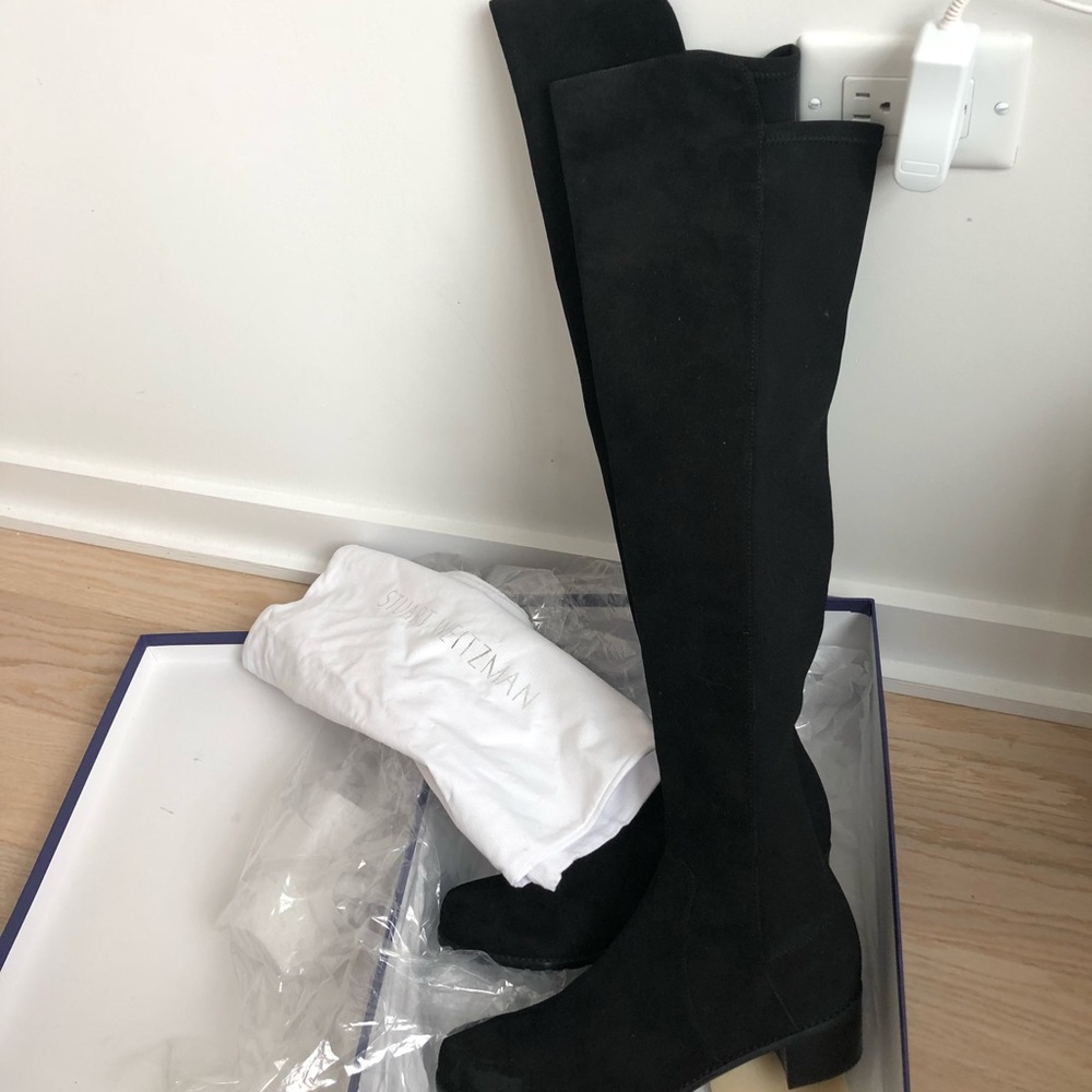 {SOLD} NIB Stuart weitzman reserves boot 8.5